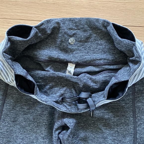 Lululemon Run: Turn Around Tight Size 10 - Picture 4 of 10